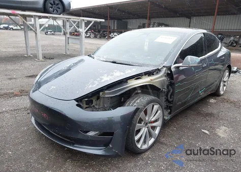 2018 Tesla Model 3 Long Range/Performance из США, поврежденный, VIN 5YJ3E1EB9JF105735